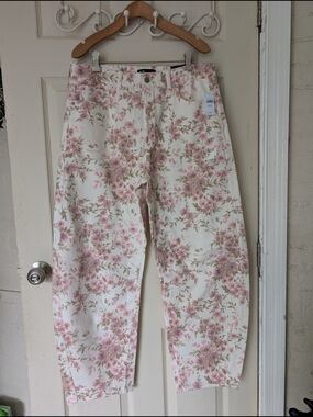 NWT GAP Barrel Jeans with Pink Floral Print 10/30R